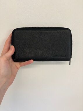 Eddie Bauer Pebbled Black Leather Zip Wallet